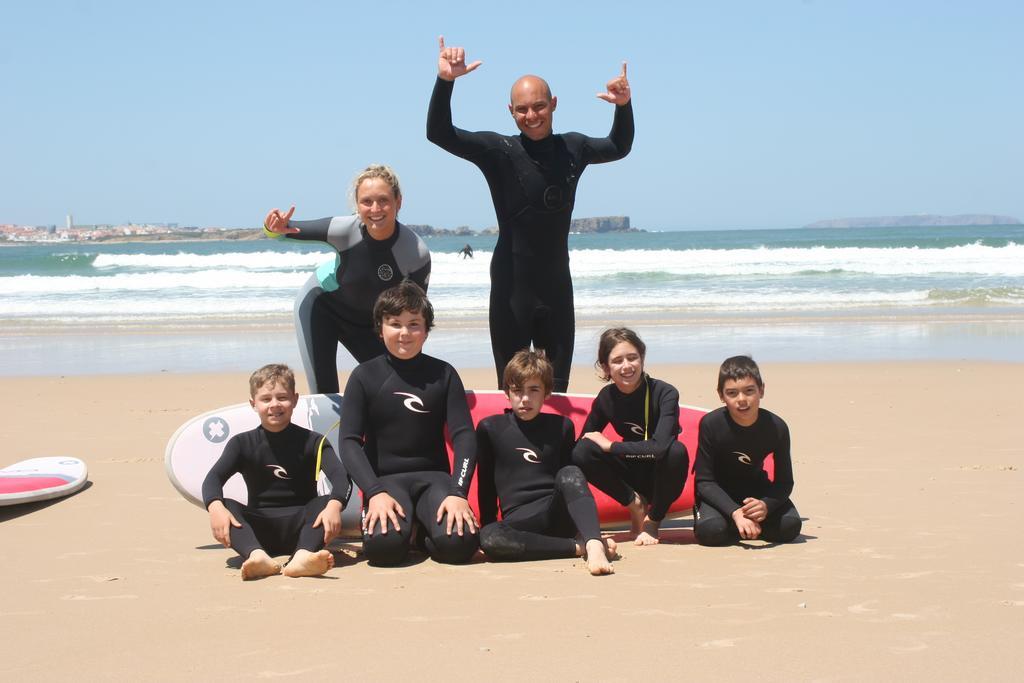 Surf House Peniche Hostel Baleal Exterior photo