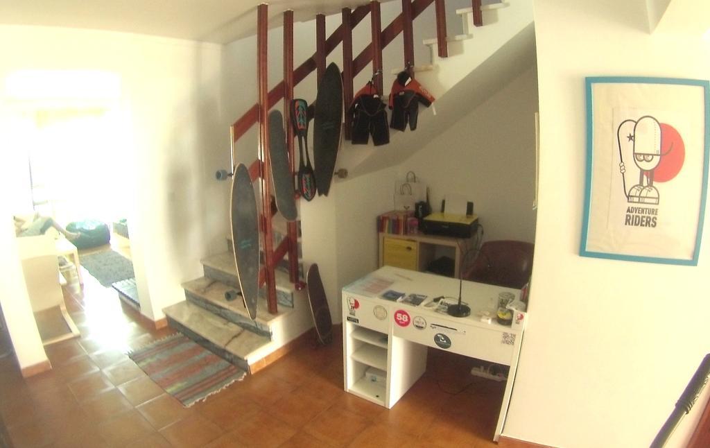 Surf House Peniche Hostel Baleal Exterior photo