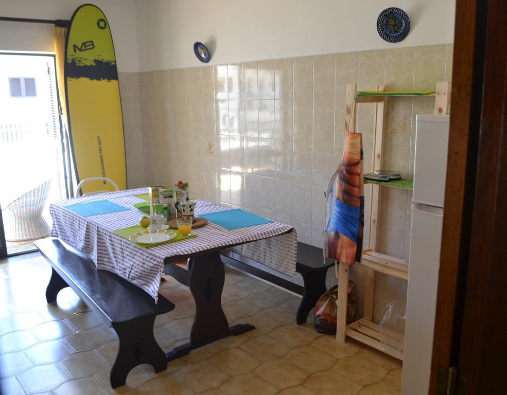 Surf House Peniche Hostel Baleal Exterior photo