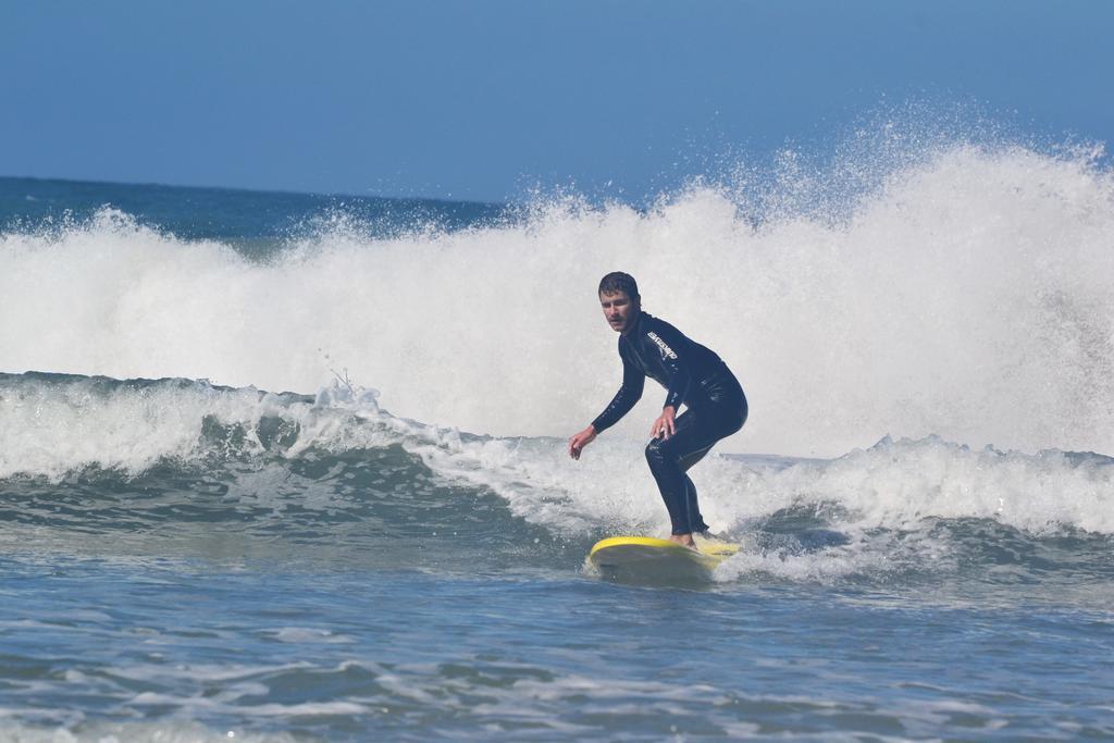 Surf House Peniche Hostel Baleal Exterior photo