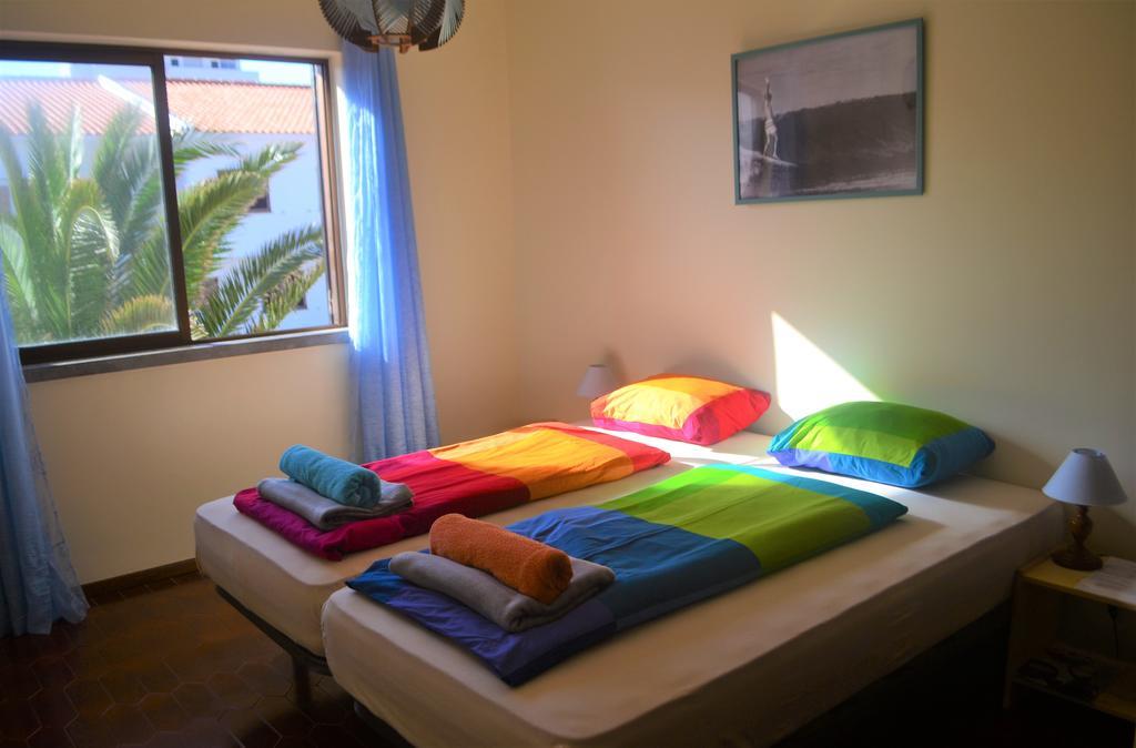 Surf House Peniche Hostel Baleal Exterior photo