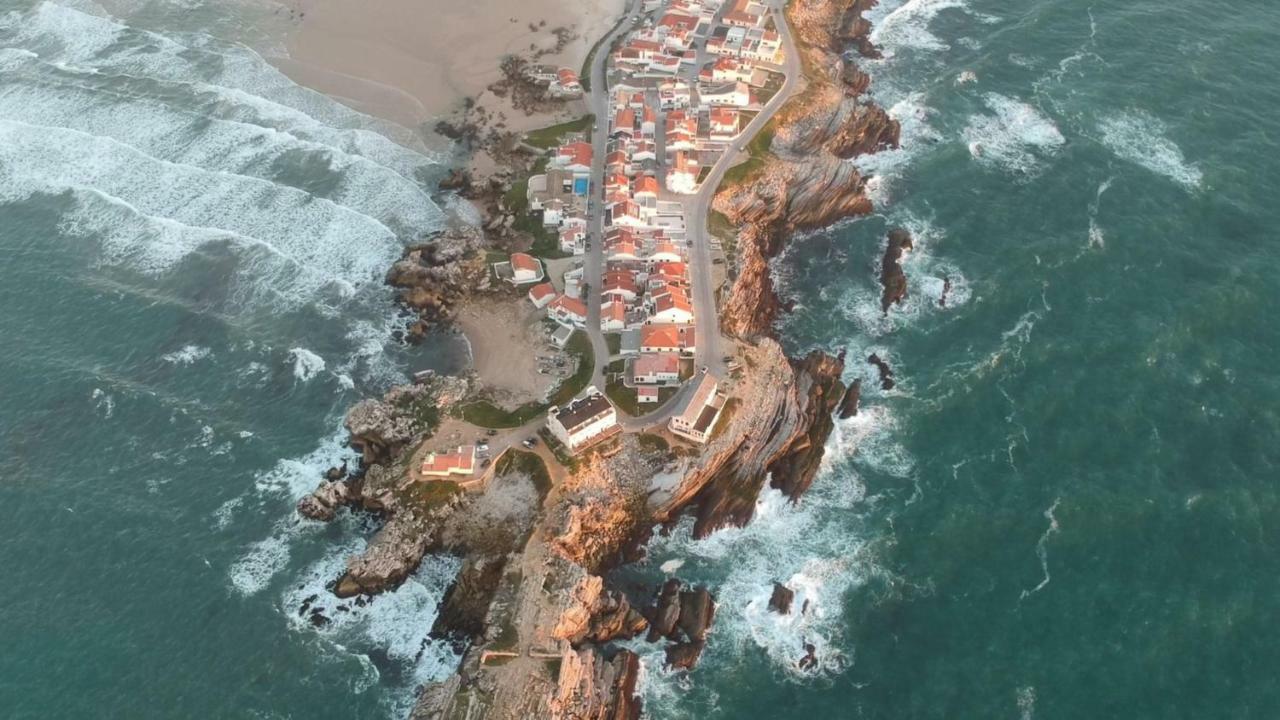 Surf House Peniche Hostel Baleal Exterior photo